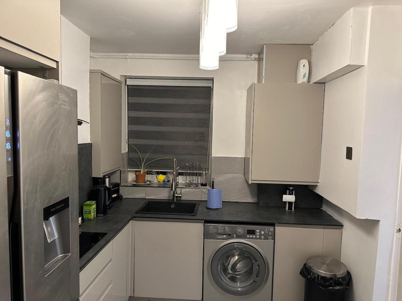 Stylish 1br W Fireplace & High-speed Wifi Appartamento *