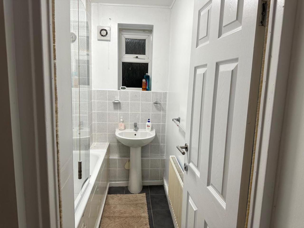 Stylish 1br W Fireplace & High-speed Wifi * Londra